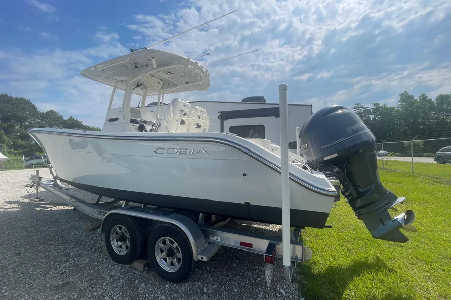 2020 Cobia 262 Center Console