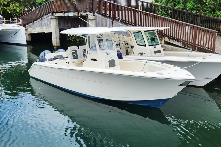 2020 Cobia 280 Center Console