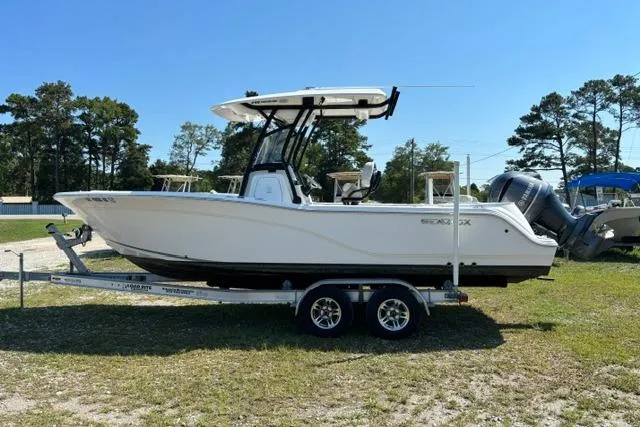 2022 Sea Fox 248 Commander