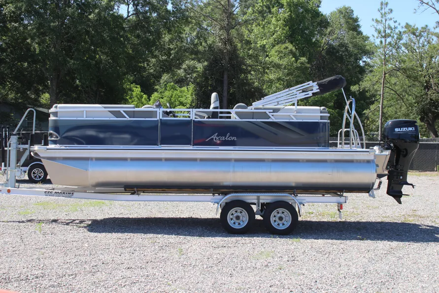 2024 Avalon Venture Quad Lounge