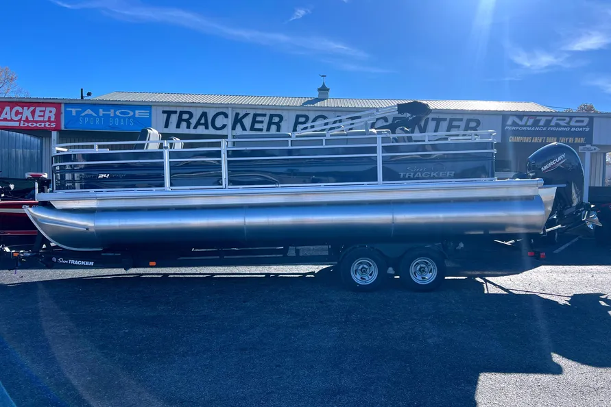 2026 Sun Tracker Sportfish 24 XP3