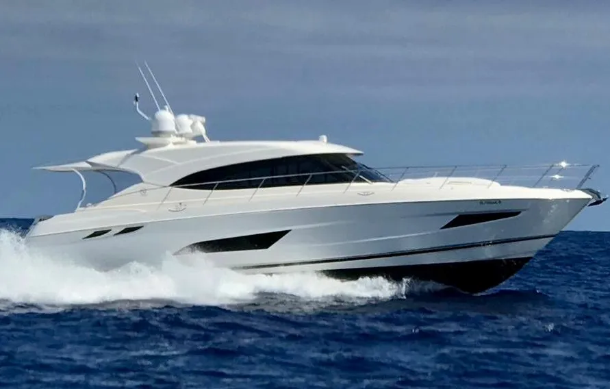 2017 Riviera 54 Sport Yacht